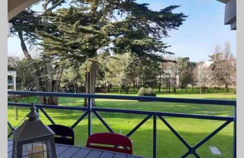 La Baule-Escoublac Apartment | Cozy Studio Steps from the Beach with Pool and Ocean Views
