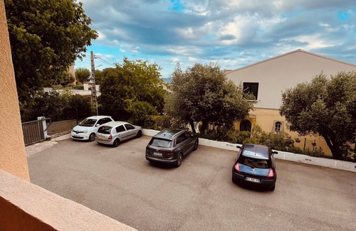 Ville-di-Pietrabugno Apartment | Beachside Studio Just 3 Minutes from the Shore