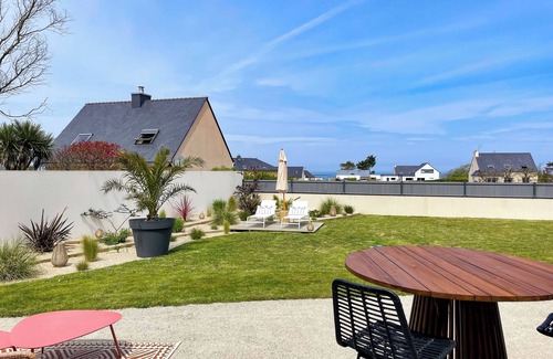 Saint-Pabu House | Relaxing Studio Steps from Beaches with Pool Access