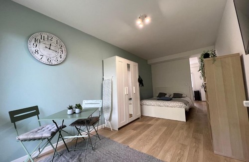 Larris-Maradas-Palette-Bocages Apartment | Convenient Studio Just 550m from RER A Station