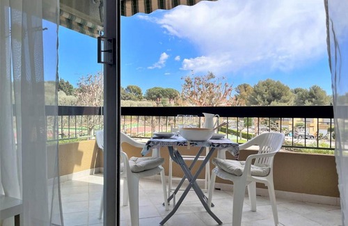 La Faviere Apartment | Cozy Studio in Bormes-les-Mimosas with Pool & Beach Access