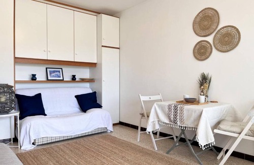 La Faviere Apartment | Cozy Studio in Bormes-les-Mimosas with Pool & Beach Access