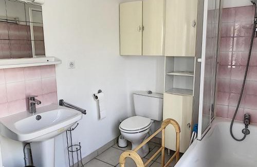 Saint-Pair-sur-Mer Apartment | Cozy Appartement in Saint-Pair-sur-Mer for 2 Guests
