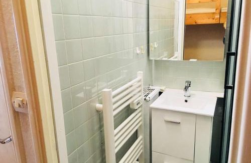 Eaux-Bonnes Apartment | Cozy Studio with Mountain View, Pet-Friendly & Family Oriented