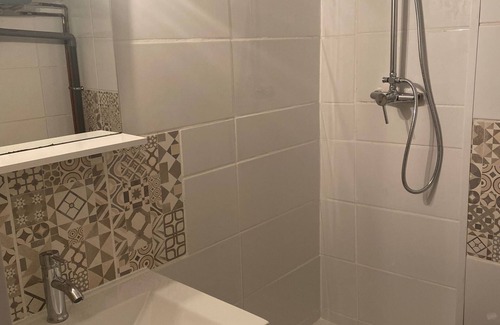 Talence Apartment | Cozy Studio in Talence Perfect for Seasonal Getaways