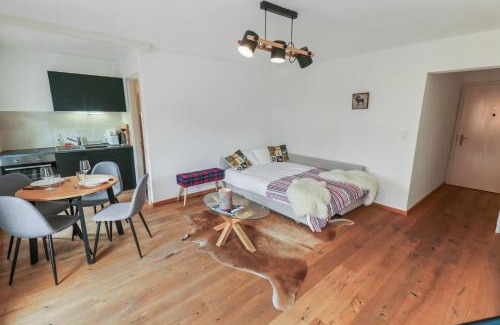 Noes Apartment | Elegant Studio in the Heart of Crans - Family Friendly Stay
