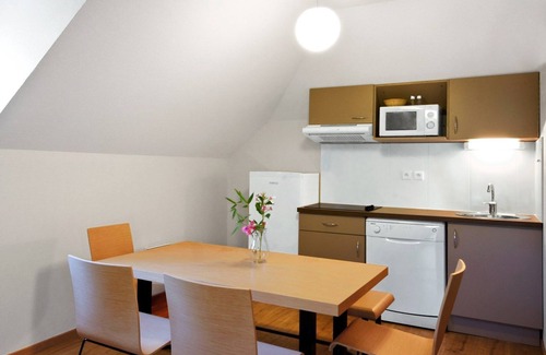 Ax-les-Thermes Apartment | Convenient Studio Steps from Ski Lifts with Spa Access