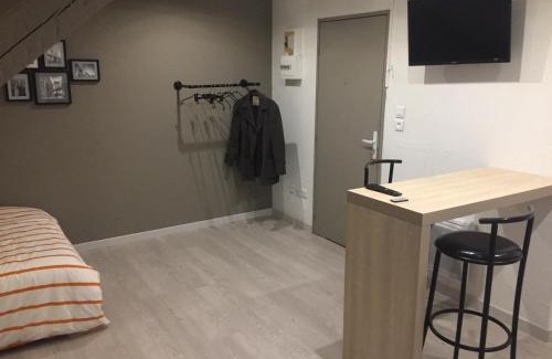 Belfort Apartment | Cozy Studio on the 3rd Floor, Family-Friendly Getaway