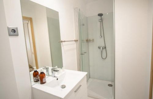 Le Pin Apartment | Peaceful Studio 10 RDC: Ideal for Couples & Families