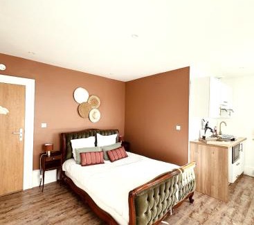 Ardenne Metropole Apartment | Oceanfront Spa Retreat: Studio 1 du SPA Célinie Awaits