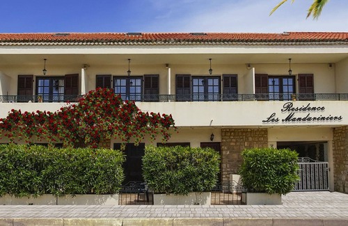 Giens Apartment | Cozy Studio with Ocean View and Spa - Perfect for 4 Guests