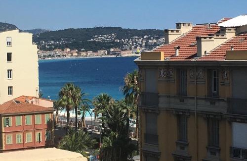Fabron Apartment | Cozy Studio 100m from the Sea with Oceanfront Views