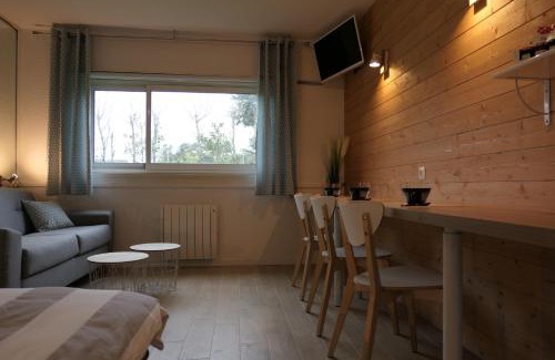 Carquefou Apartment | Cozy Studio 116: Family-Friendly & Accessible Getaway