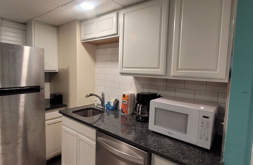 Thomas Drive Apartment | Beachfront Studio 13: Pet-Friendly Retreat with Pool
