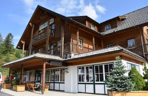 Turracher Hohe Apartment | Guest Rated 10/10: Studio #13 with Balcony & Kitchen