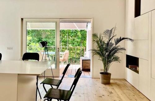 Treviso Apartment | Studio 14: Oceanfront Getaway with Included Bicycles
