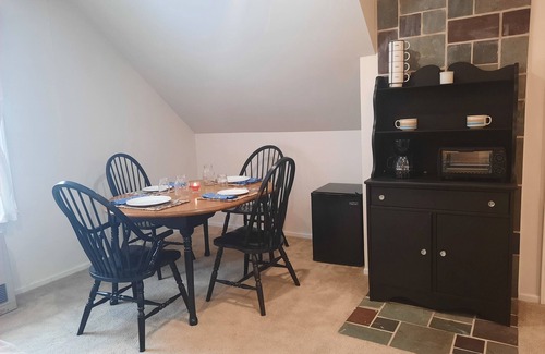 Grantham Apartment | Serene Studio 154: Peaceful Retreat with Scenic Views