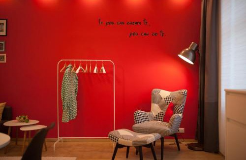Sopron Apartment | Guest Rated Studio 16: Child-Friendly Retreat Awaits