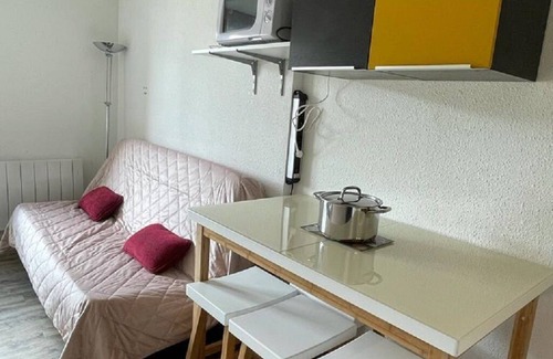 Prapoutel Apartment | Cozy Studio at the Foot of Slopes with Great Amenities
