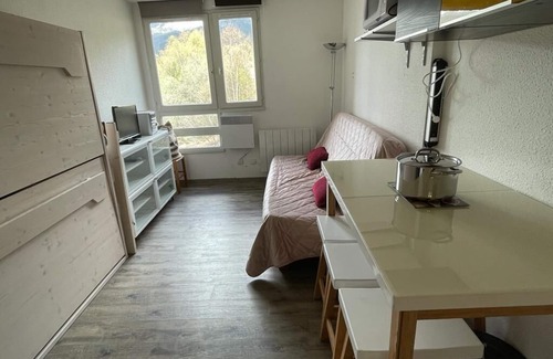 Prapoutel Apartment | Cozy Studio at the Foot of Slopes with Great Amenities