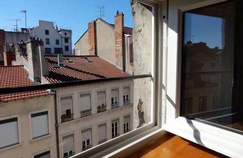Moliere - Edgard Quinet Apartment | Elevated Comfort at Studio 2 Étoiles - Guest Rated 9.8