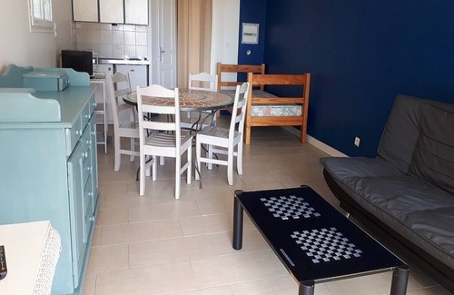 Penestin Apartment | Cozy Studio for 2-3 Guests, Steps from the Beach