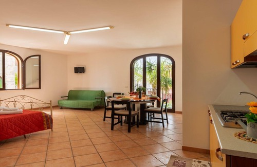 Racale Apartment | Oceanfront Studio in Racale - Rated 10/10 by Guests