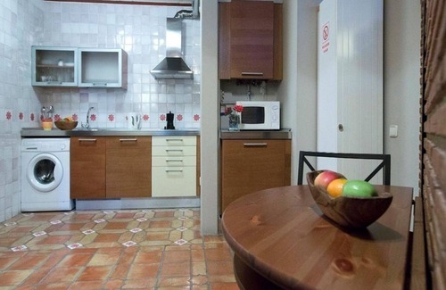 Haro Apartment | Family-Friendly Studio in Haro, La Rioja with Spa Access