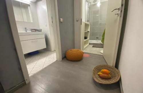 Zentrum-Ost Apartment | Cozy Studio 2 with Shared Spaces and Parking Access