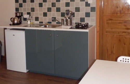 Jassat Apartment | Cozy Studio for Two Near the Scenic Cézallier Gates