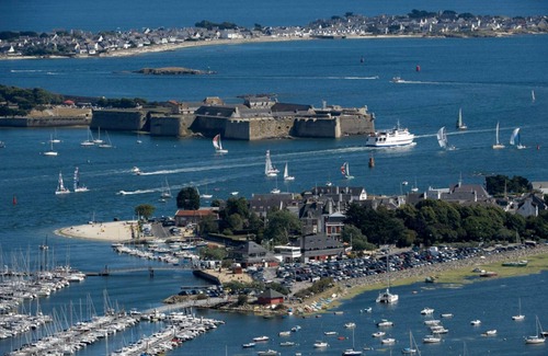 Larmor-Plage Apartment | Cozy Studio with Ocean Views, Near Beaches and Village