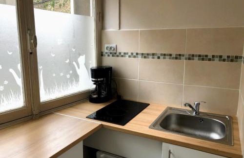 Ville Haute Apartment | Charming Studio for 2 in the Old Town with Free Parking