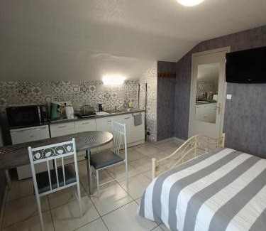 Questembert Apartment | Cozy Studio for Two with Ocean View & Pool Access
