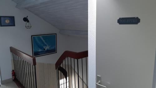 Questembert Apartment | Cozy Studio for Two with Ocean View & Pool Access