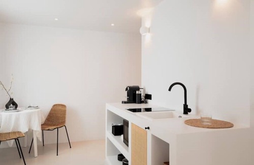 Lauben Apartment | Family-Friendly Stay at Studio 2 - S4 Design Studios
