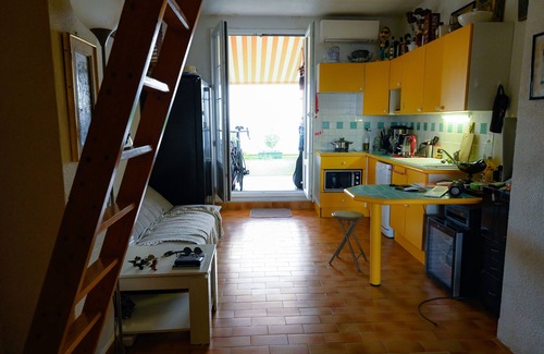 Eze Apartment | Cozy Studio with Ocean View & Spacious Terrace Retreat
