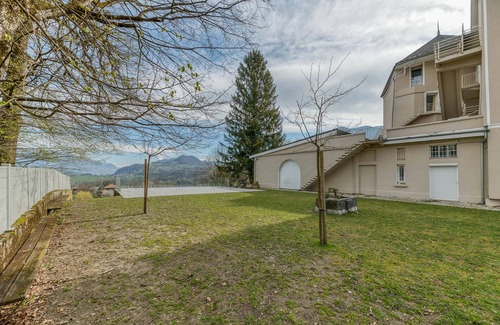 Arvillard Apartment | Studio '204' with Shared Pool, Shared Terrace and Wi-Fi