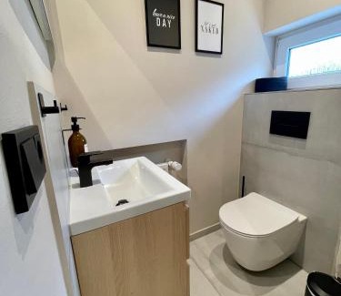 Bergisch Gladbach Apartment | Pet-Friendly Studio 20for2 Near Cologne - Rated 9.4/10