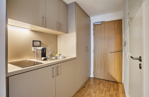 Clignancourt Apartment | Guest Rated 10/10 Studio with Hotel Services and Spa