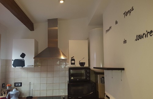 Saint-Michel-sur-Orge Apartment | Cozy Studio with Private Garden & Family-Friendly Amenities