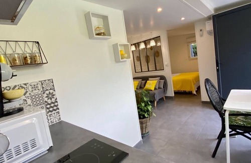 Le Grau-dʼAgde Apartment | Independently Designed Studio Steps from the Ocean with Terrace