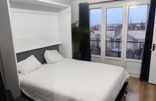 Puteaux Apartment | Bright Studio with Ocean View - Guest Rated 10/10