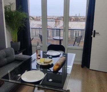 Puteaux Apartment | Bright Studio with Ocean View - Guest Rated 10/10