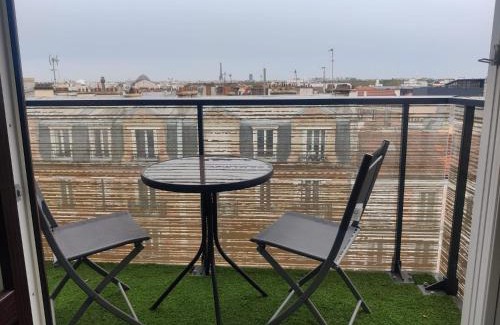 Puteaux Apartment | Bright Studio with Ocean View - Guest Rated 10/10