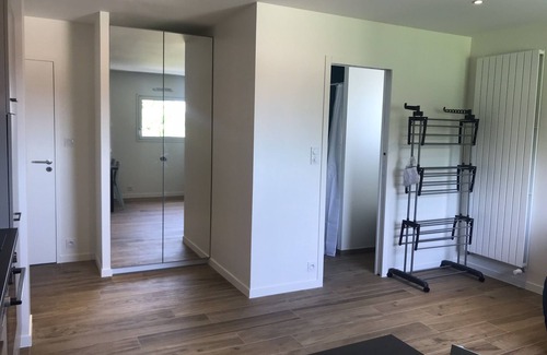 Cesson-Sevigne Apartment | Cozy Studio Near Rennes & Mont-St-Michel with Breakfast