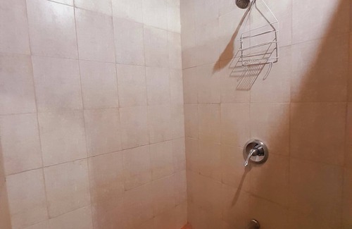 Piarco House | Affordable Studio 27 Inn with Spa & Family-Friendly Amenities