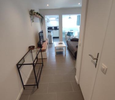 Claye-Souilly Apartment | Cozy Studio Near CDG, Disney & Astérix - Family Friendly