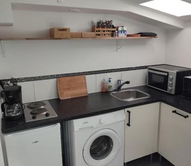 Claye-Souilly Apartment | Cozy Studio Near CDG, Disney & Astérix - Family Friendly