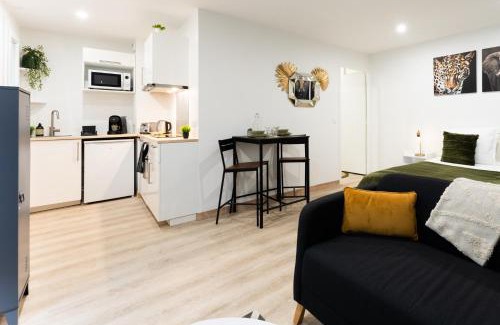 Cote Pavee Apartment | Cozy Studio on Côte Pavée with Private Parking & 9.5 Rating