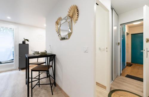 Cote Pavee Apartment | Cozy Studio on Côte Pavée with Private Parking & 9.5 Rating
